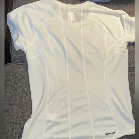 The North Face Women's Short Sleeve White Tee - Picture 4 of 5